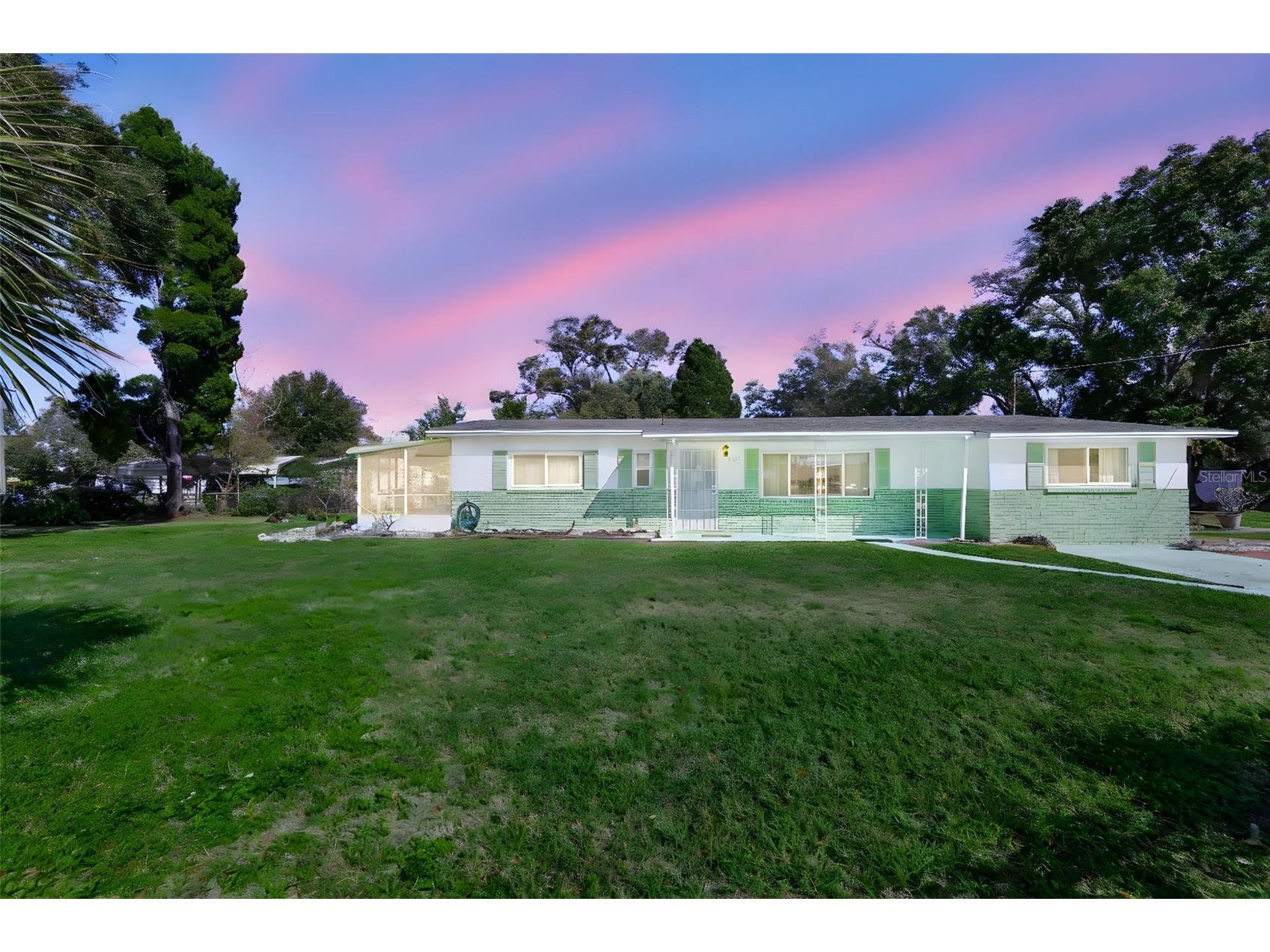 5105 Saint Charles Place Tampa FL 33610 - BELLOW'S LAKE TB8463511 image1