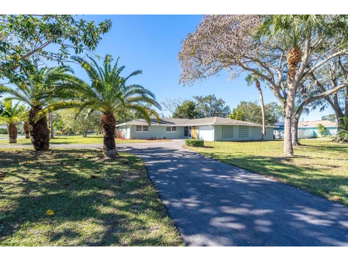 5105 W Country Club Drive Sarasota FL 34243 TB8340969 image1