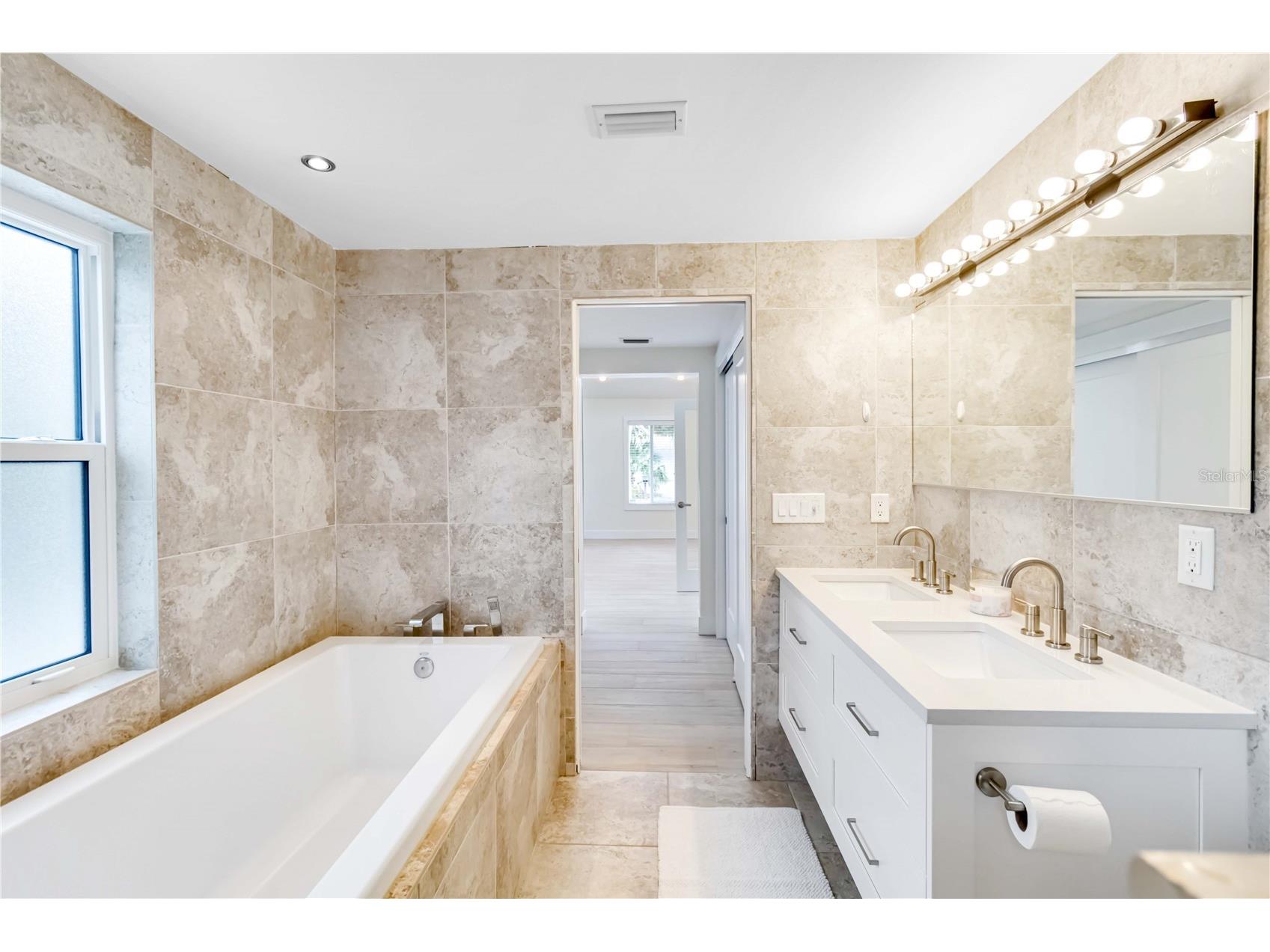 5107 Saint Albans Avenue Sarasota FL 34242 A4678525 image25