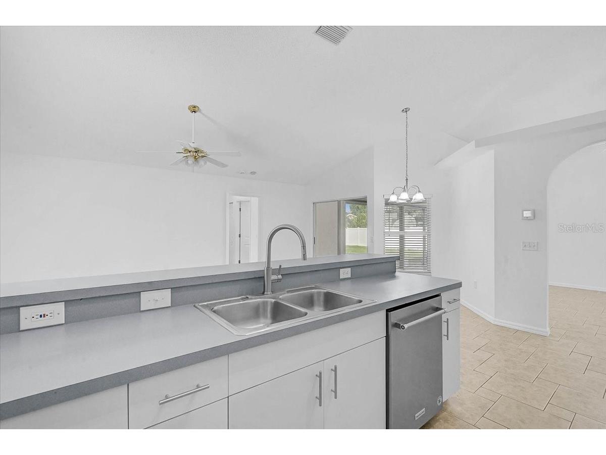 5108 72nd Street E Bradenton FL 34203 A4698538 image18