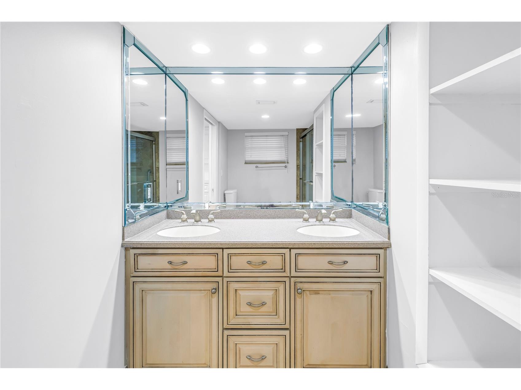 5108 Brittany Drive S #405 Saint Petersburg FL 33715 - BOCA CIEGA BAY TB8467318 image30