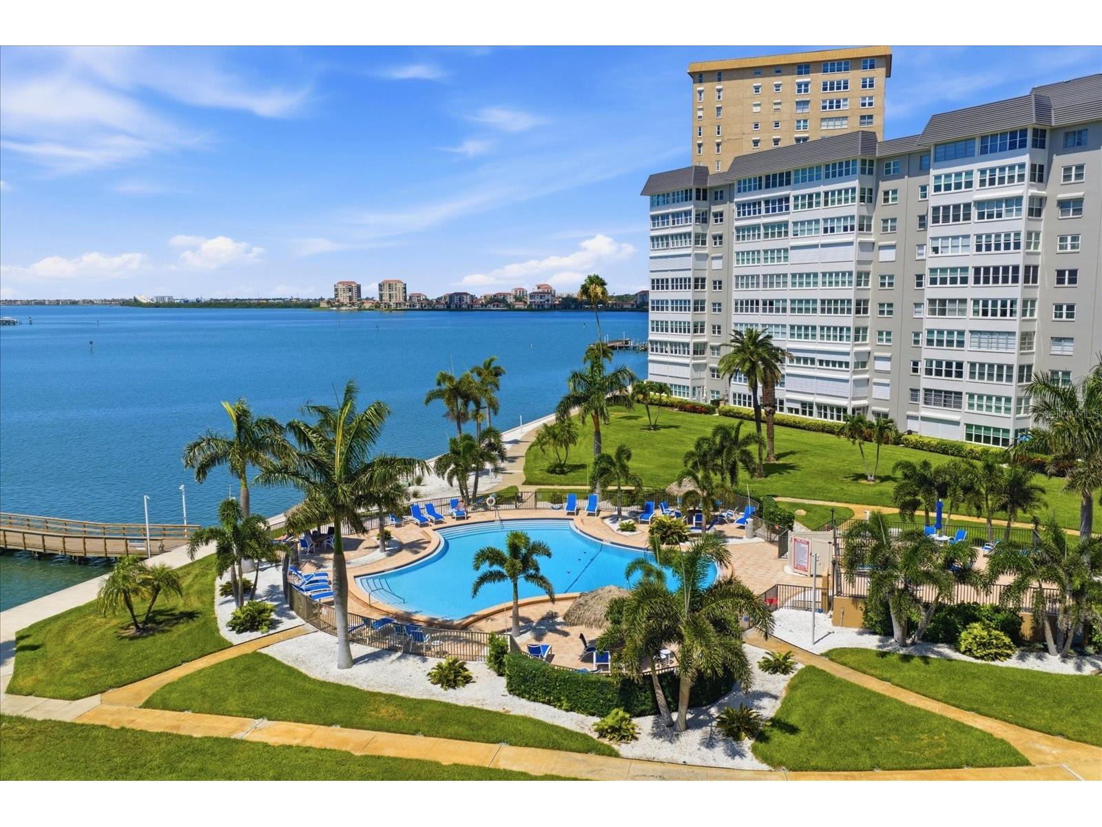 5108 Brittany Drive S #607 Saint Petersburg FL 33715 TB8507559 image1