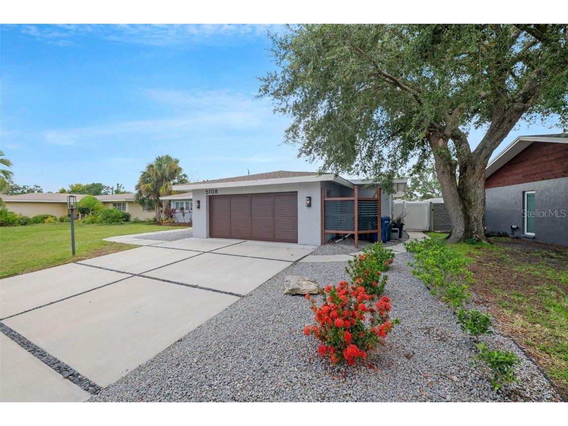 5108 Medalist Road Sarasota FL 34243 A4660179 image3