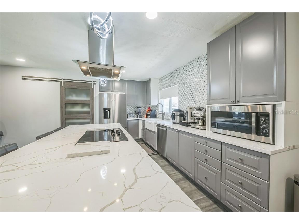 5108 Medalist Road Sarasota FL 34243 A4660179 image4