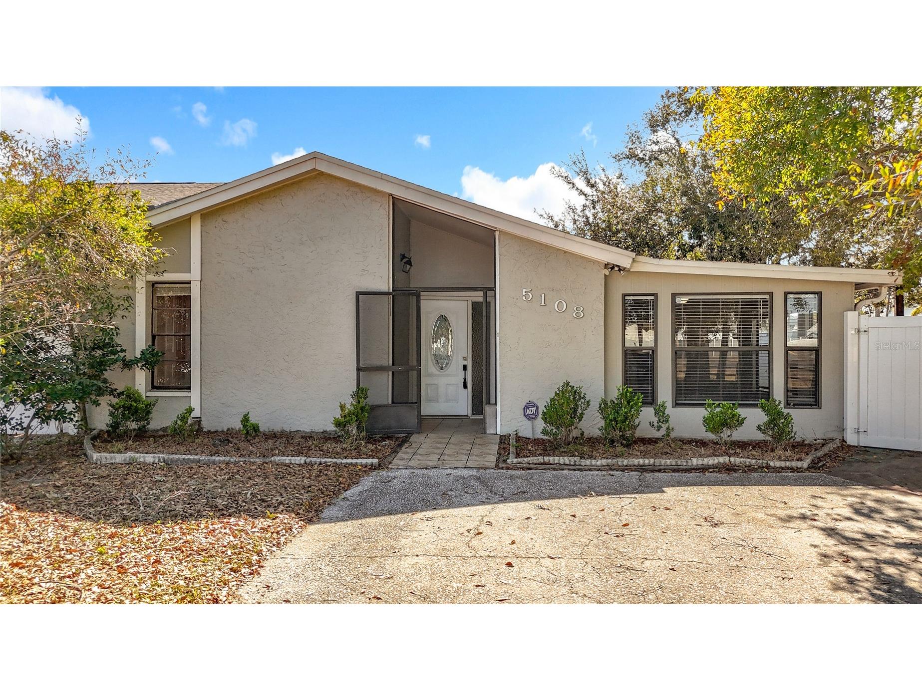 5108 Ravensdale Way Tampa FL 33624 TB8478167 image1