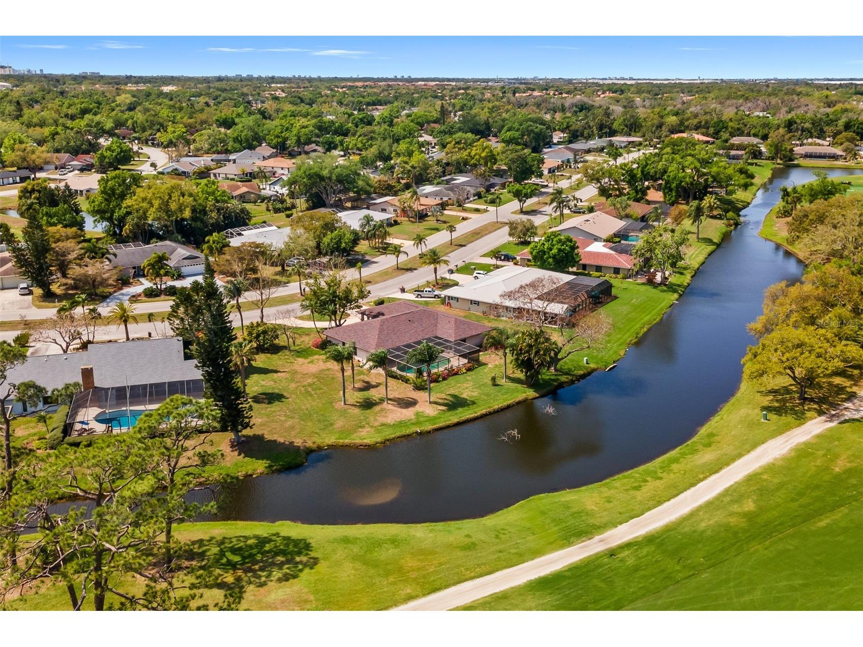 5109 Palm Aire Drive Sarasota FL 34243 A4686695 image1