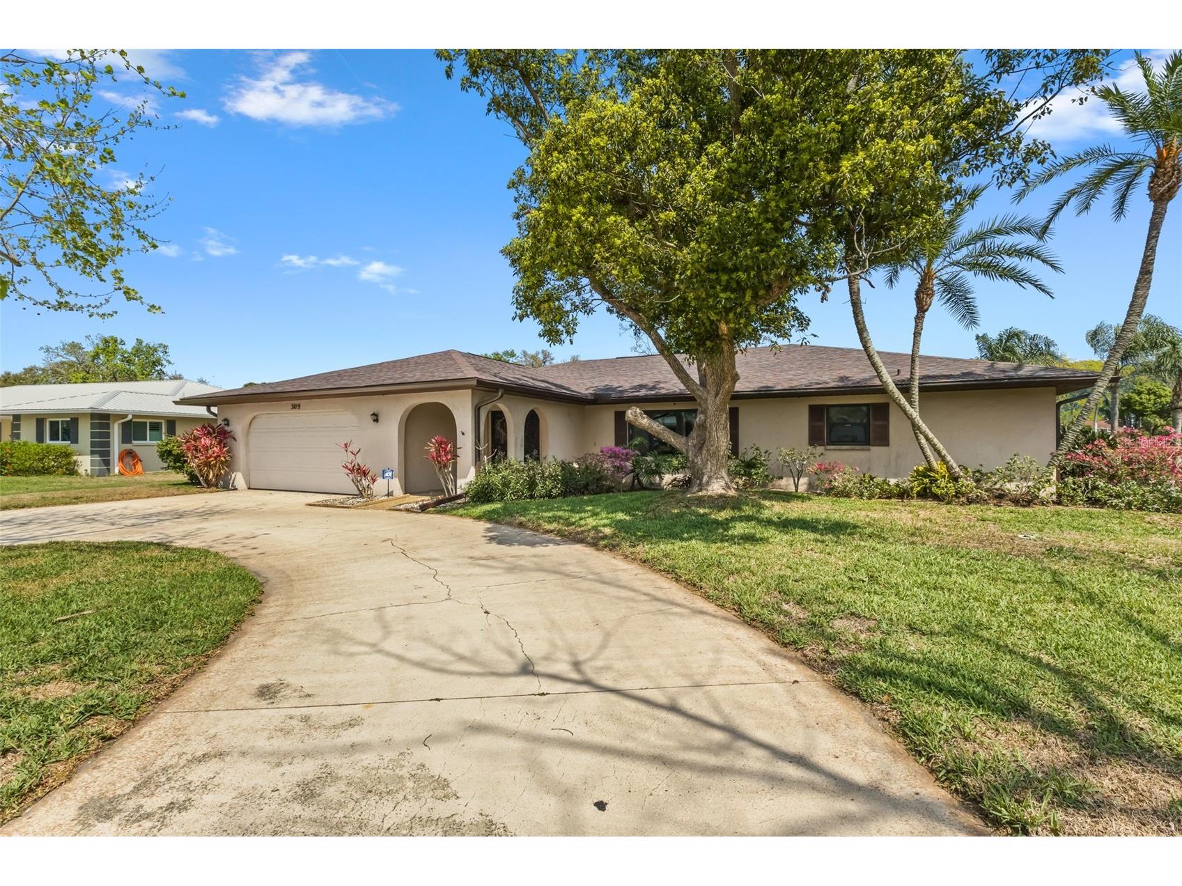 5109 Palm Aire Drive Sarasota FL 34243 A4686695 image3