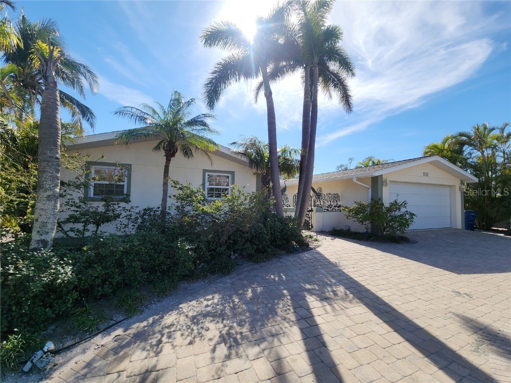 511 56th Street Holmes Beach FL 34217 A4638641 image1