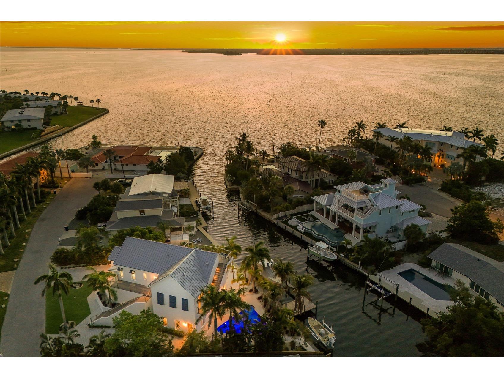 511 59th Street Bradenton Beach FL 34217 A4695357 image2