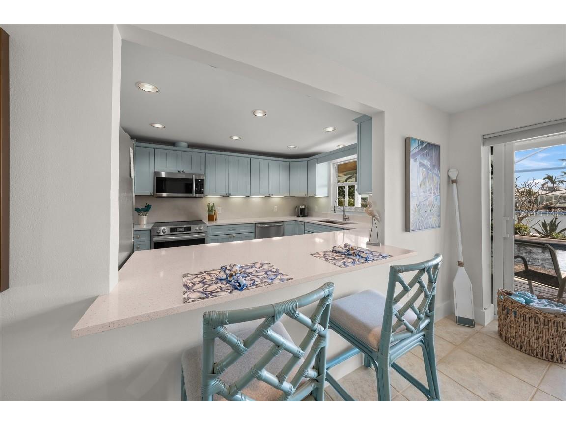 511 68th Street Holmes Beach FL 34217 - GRAND CANAL A4670357 image4