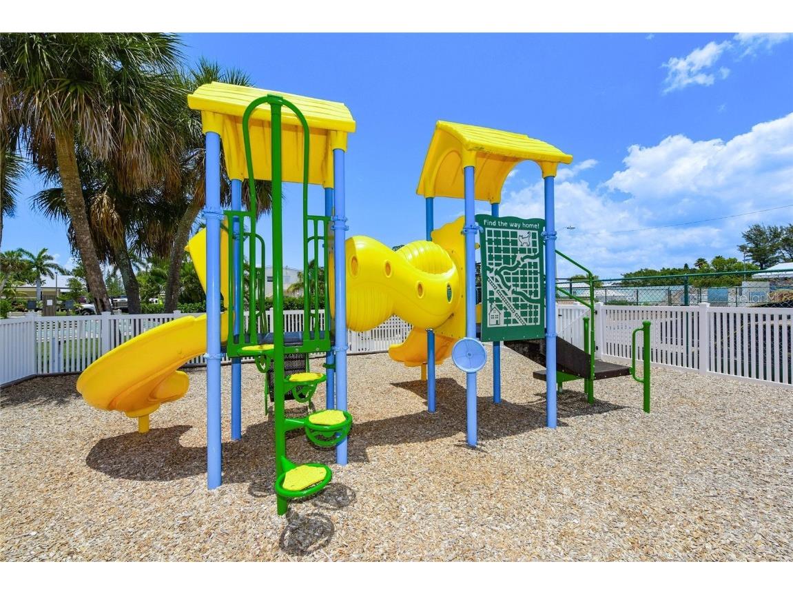 511 68th Street Holmes Beach FL 34217 - GRAND CANAL A4670357 image49