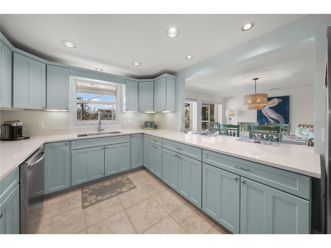 511 68th Street Holmes Beach FL 34217 - GRAND CANAL A4670357 image6