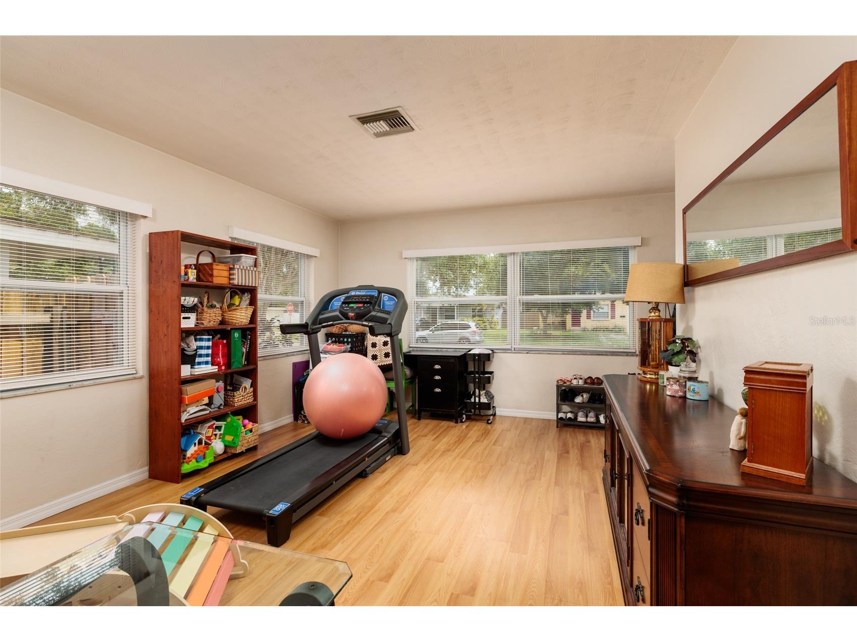 511 74th Avenue N Saint Petersburg FL 33702 TB8514956 image14