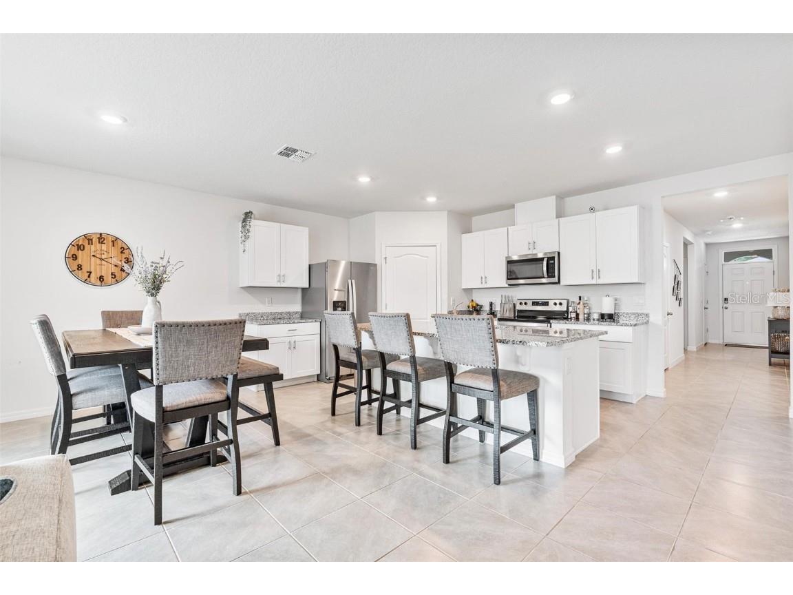 511 Baroness Way Deland FL 32724 V4945120 image8