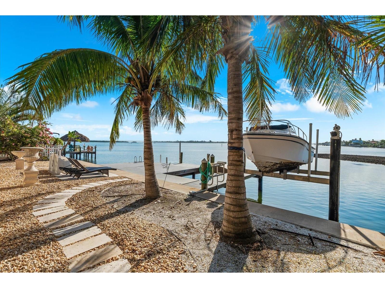 511 Bayview Drive Holmes Beach FL 34217 A4675904 image77