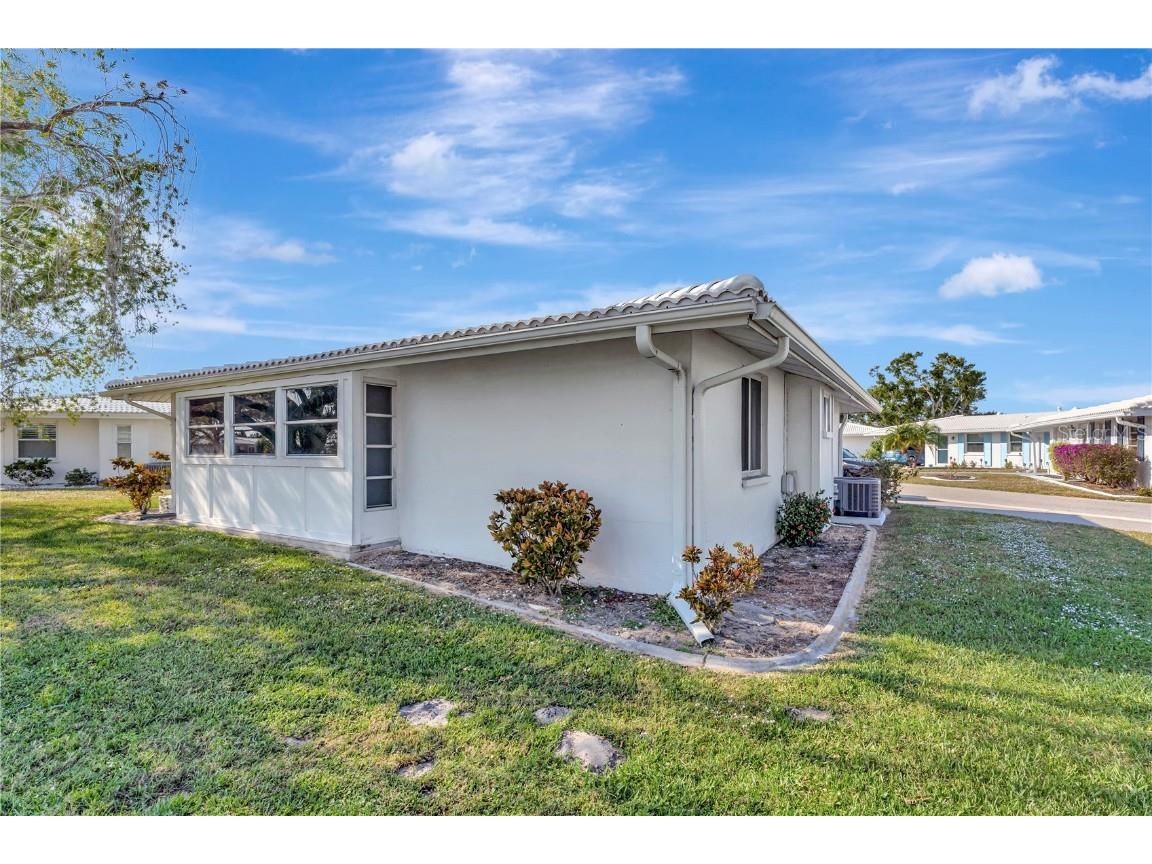 511 Circlewood Drive #Q-16 Venice FL 34293 TB8453708 image5
