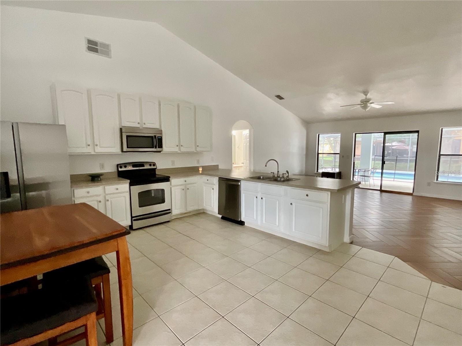 511 Coventry Road Davenport FL 33897 S5151040 image5
