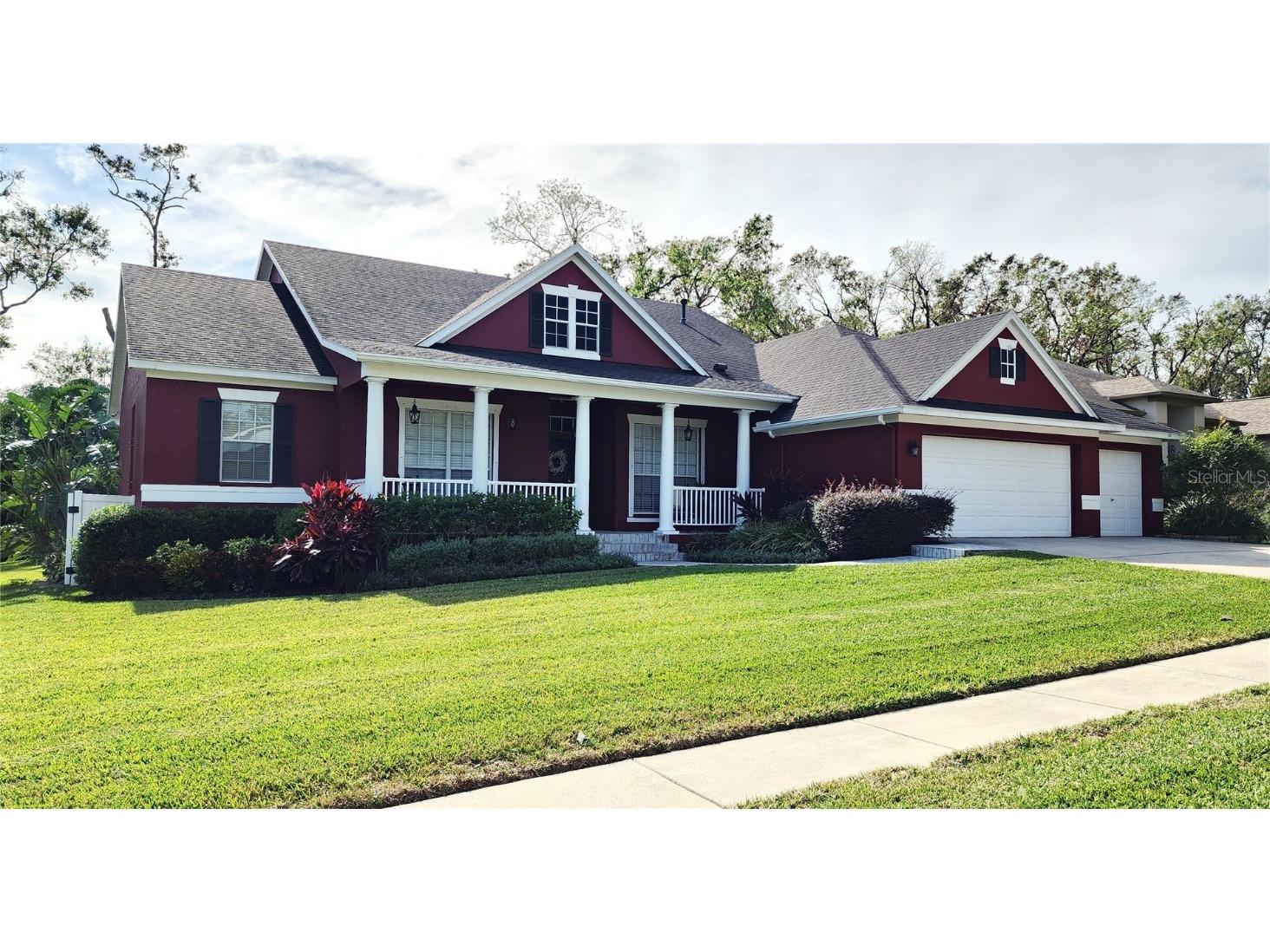 511 Crowned Eagle Court Valrico FL 33594 TB8461859 image1