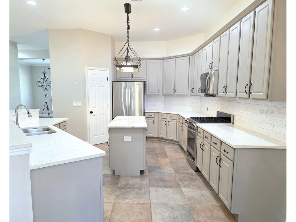 511 Crowned Eagle Court Valrico FL 33594 TB8461859 image4