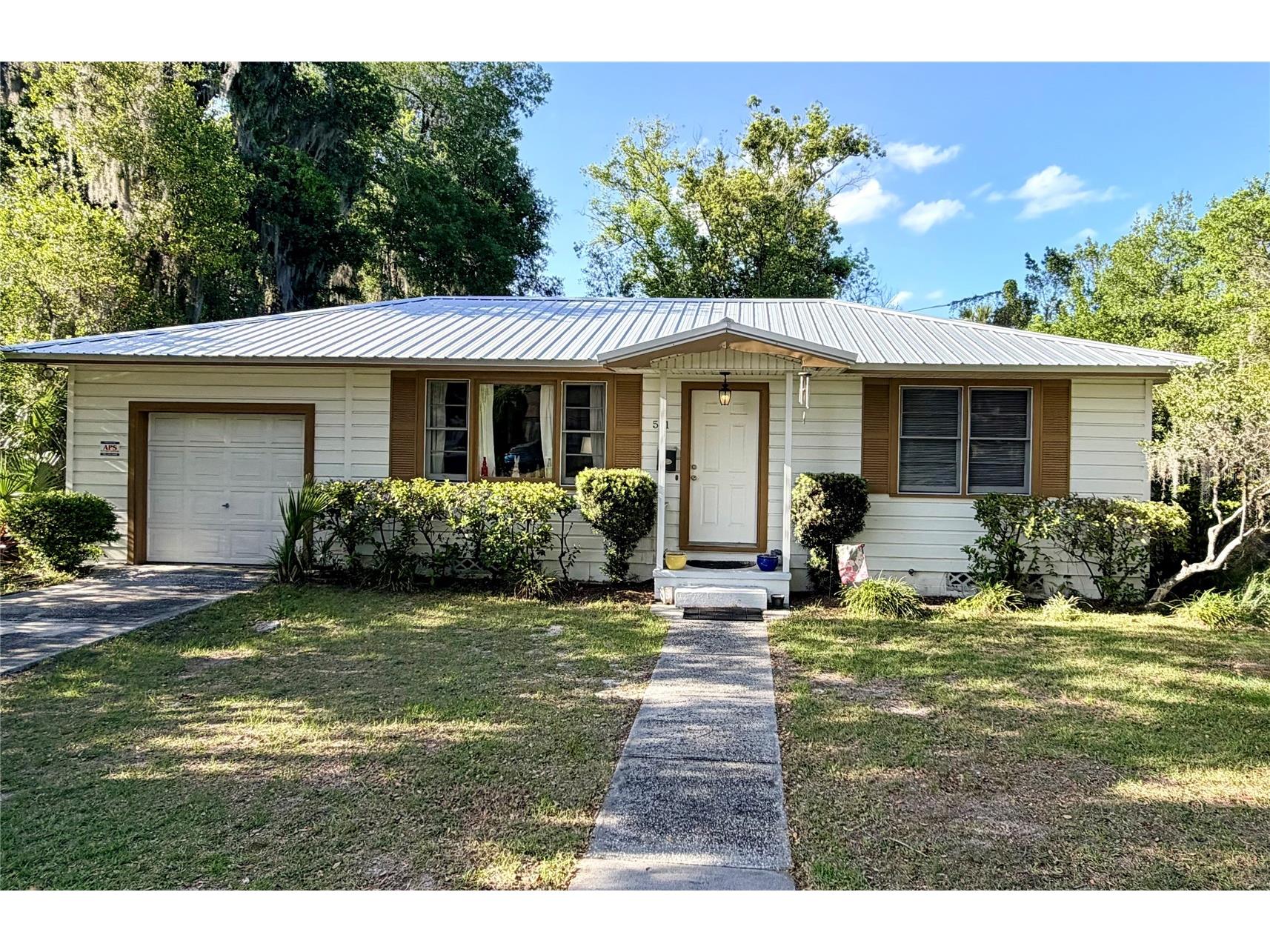 511 E Minnesota Avenue Deland FL 32724 V4948395 image1