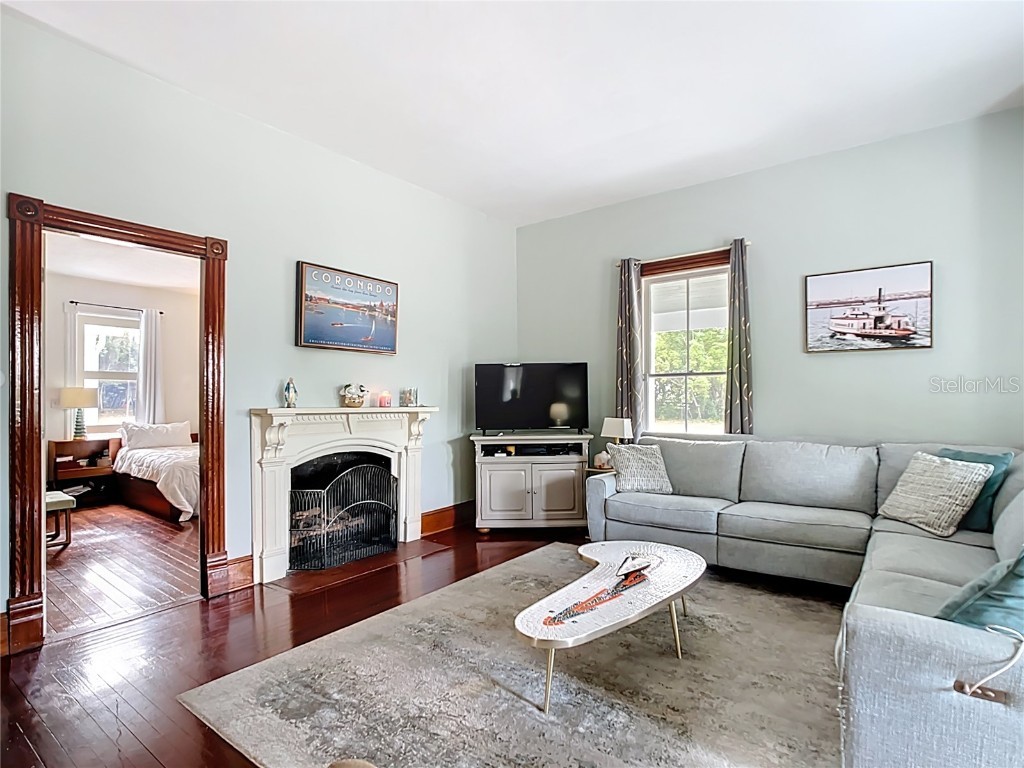 511 E Mirror Lake Drive Fruitland Park FL 34731 - Mirror Lake O6336425 image2