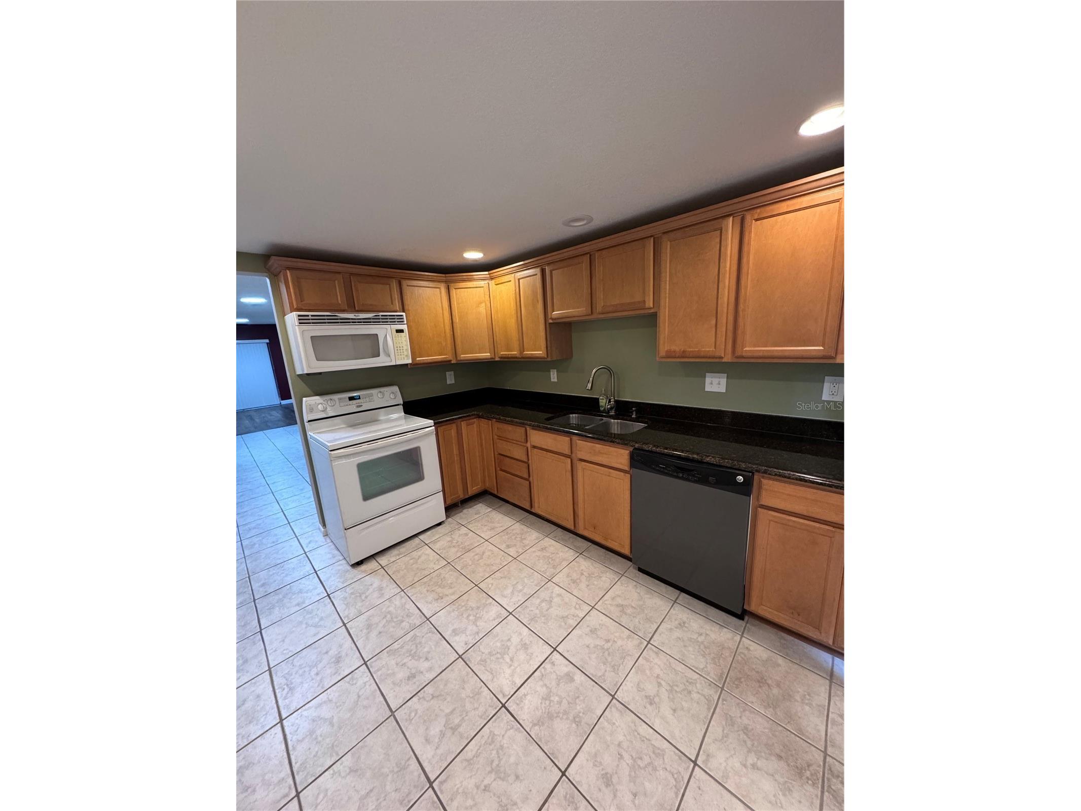 511 Longfellow Court #B Safety Harbor FL 34695 W7884454 image15
