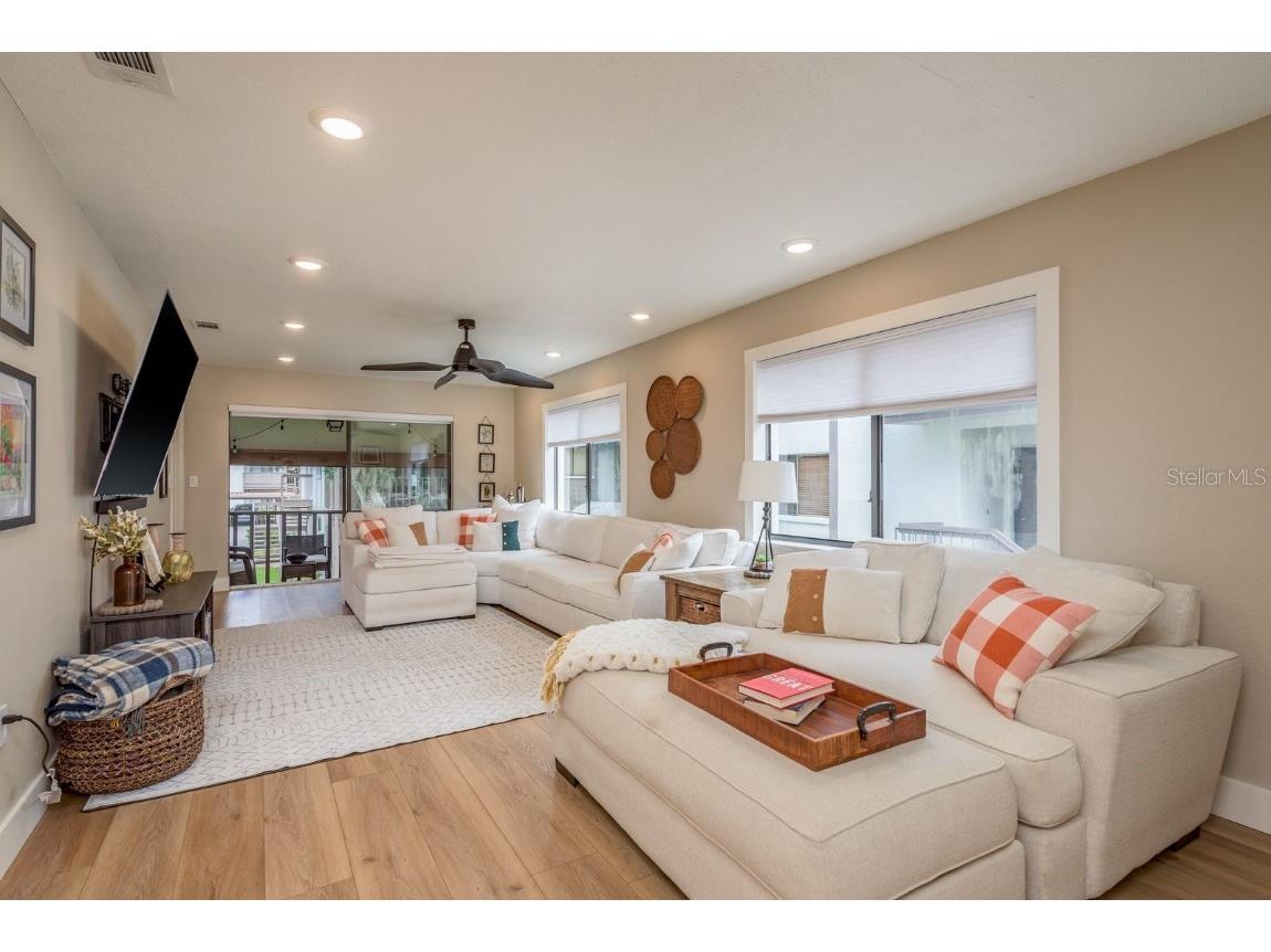 511 Longfellow Court #D Safety Harbor FL 34695 TB8424228 image6