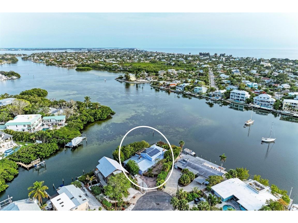 511 South Drive #A Anna Maria FL 34216 - BIMINI BAY A4602850 image1