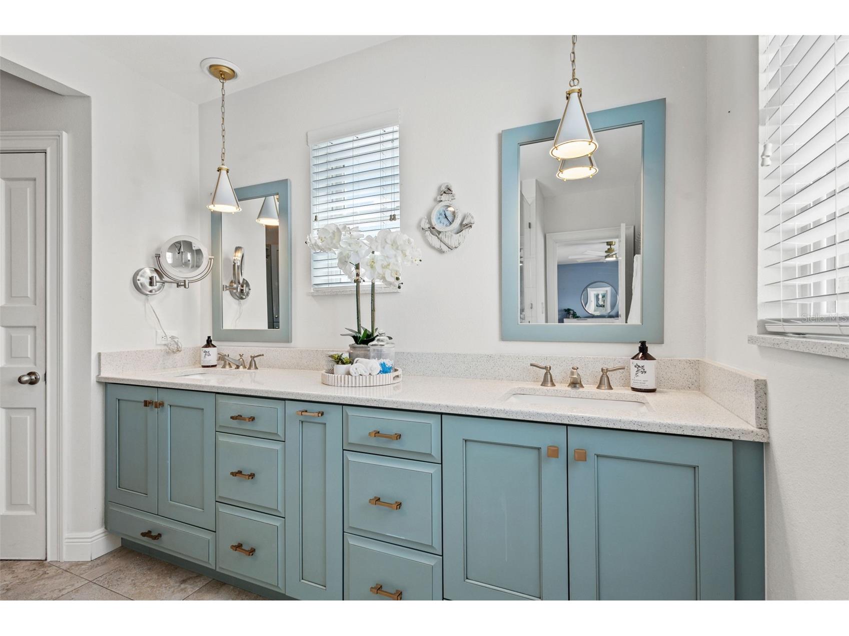 511 Windward Passage Clearwater Beach FL 33767 - INTRACOASTAL WATERWAY TB8472453 image18