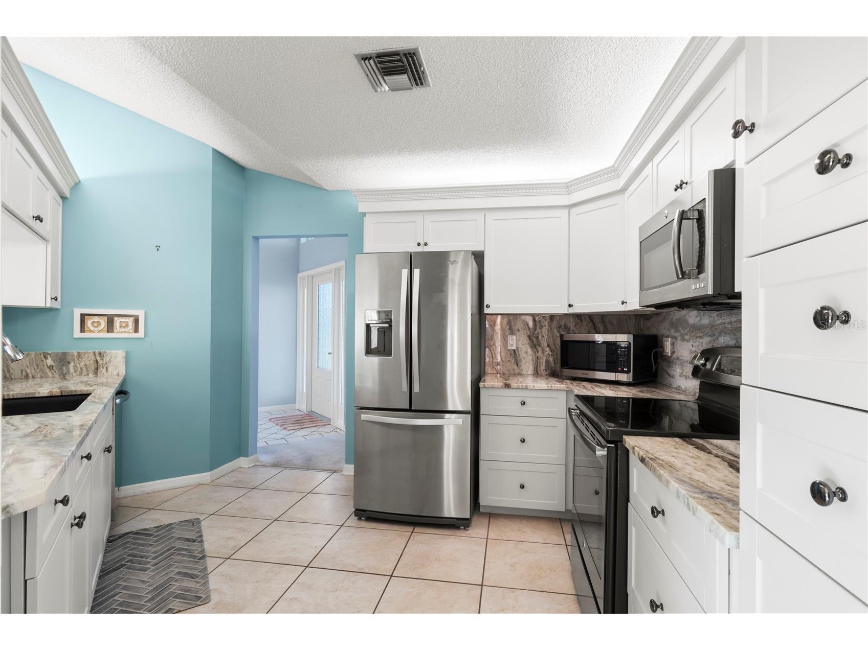 5110 86th Street Court W Bradenton FL 34210 - SMALL PRIVATE LAKE A4683090 image18