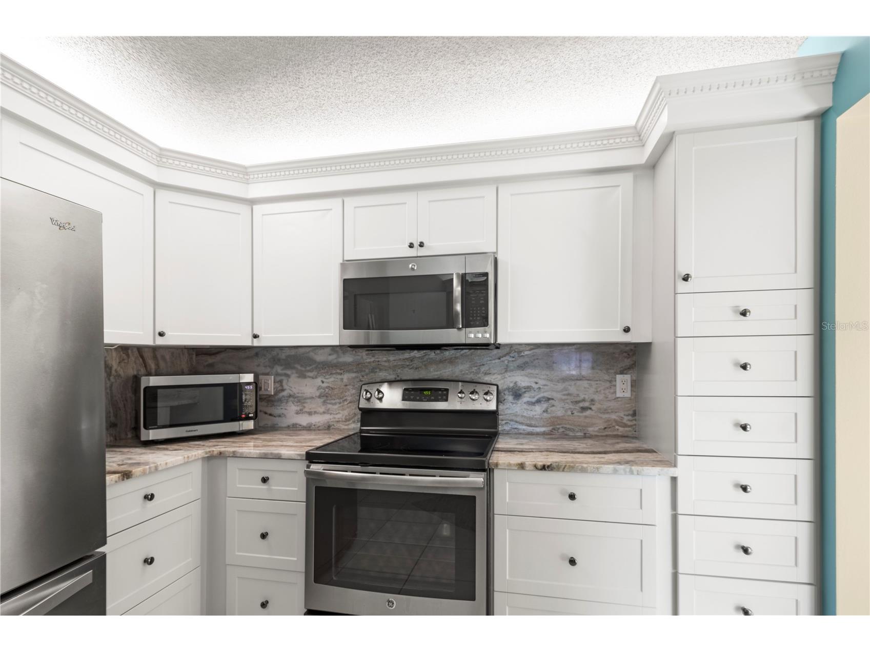 5110 86th Street Court W Bradenton FL 34210 - SMALL PRIVATE LAKE A4683090 image19