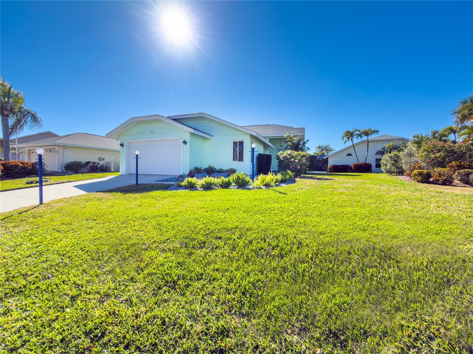 5110 86th Street Court W Bradenton FL 34210 - SMALL PRIVATE LAKE A4683090 image5