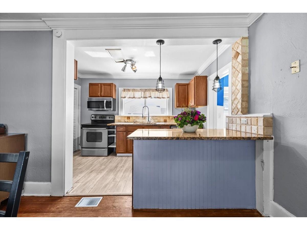 5110 Emerson Avenue S Saint Petersburg FL 33707 TB8505950 image15