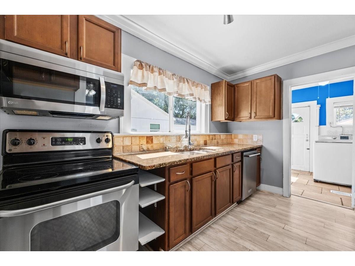 5110 Emerson Avenue S Saint Petersburg FL 33707 TB8505950 image17