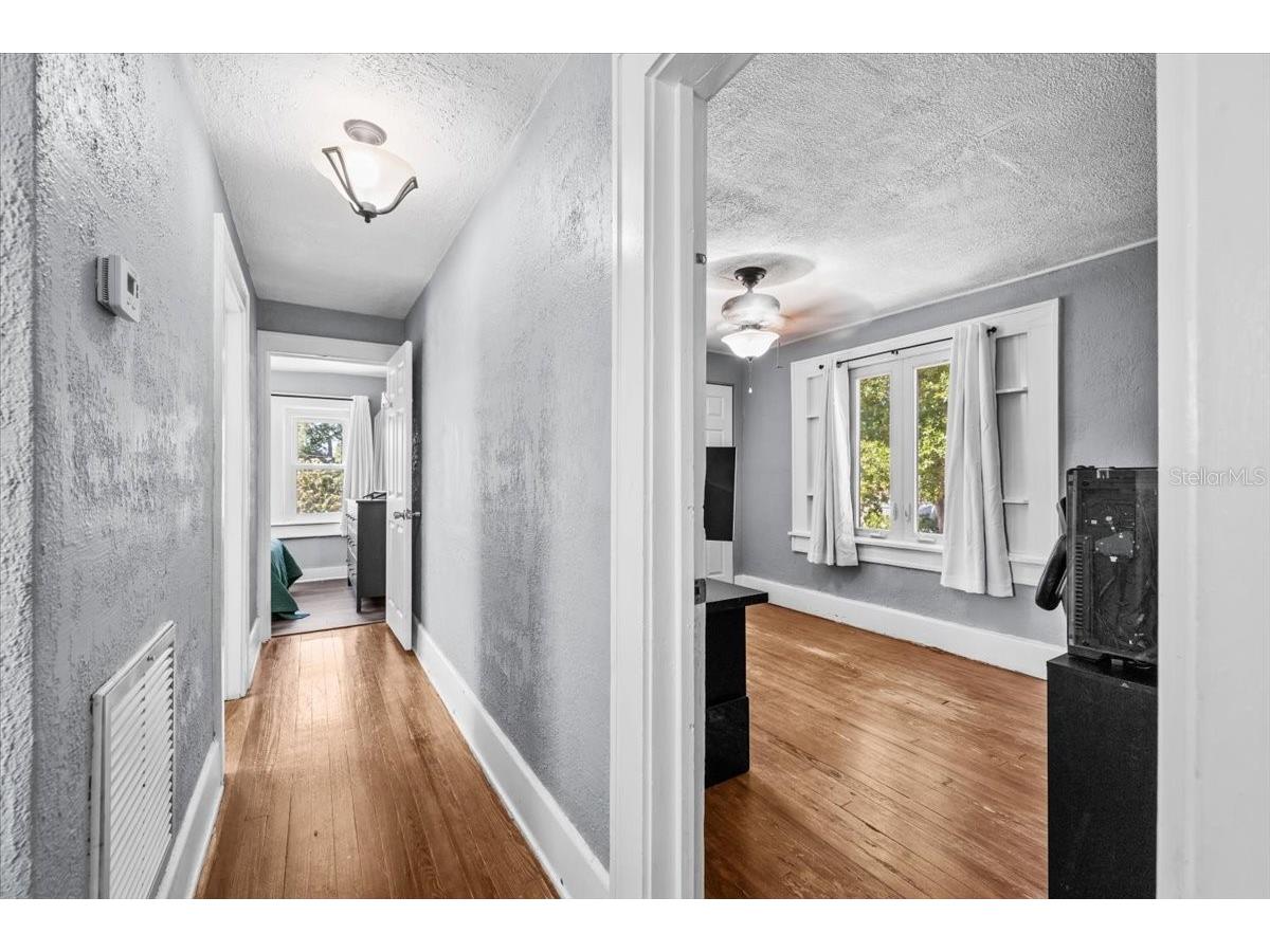 5110 Emerson Avenue S Saint Petersburg FL 33707 TB8505950 image22