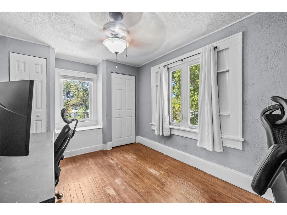 5110 Emerson Avenue S Saint Petersburg FL 33707 TB8505950 image23