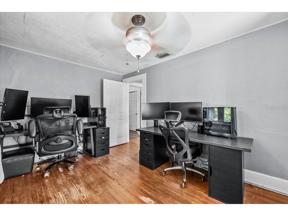 5110 Emerson Avenue S Saint Petersburg FL 33707 TB8505950 image24