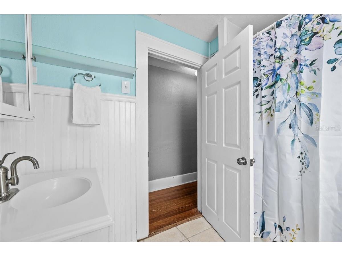 5110 Emerson Avenue S Saint Petersburg FL 33707 TB8505950 image26