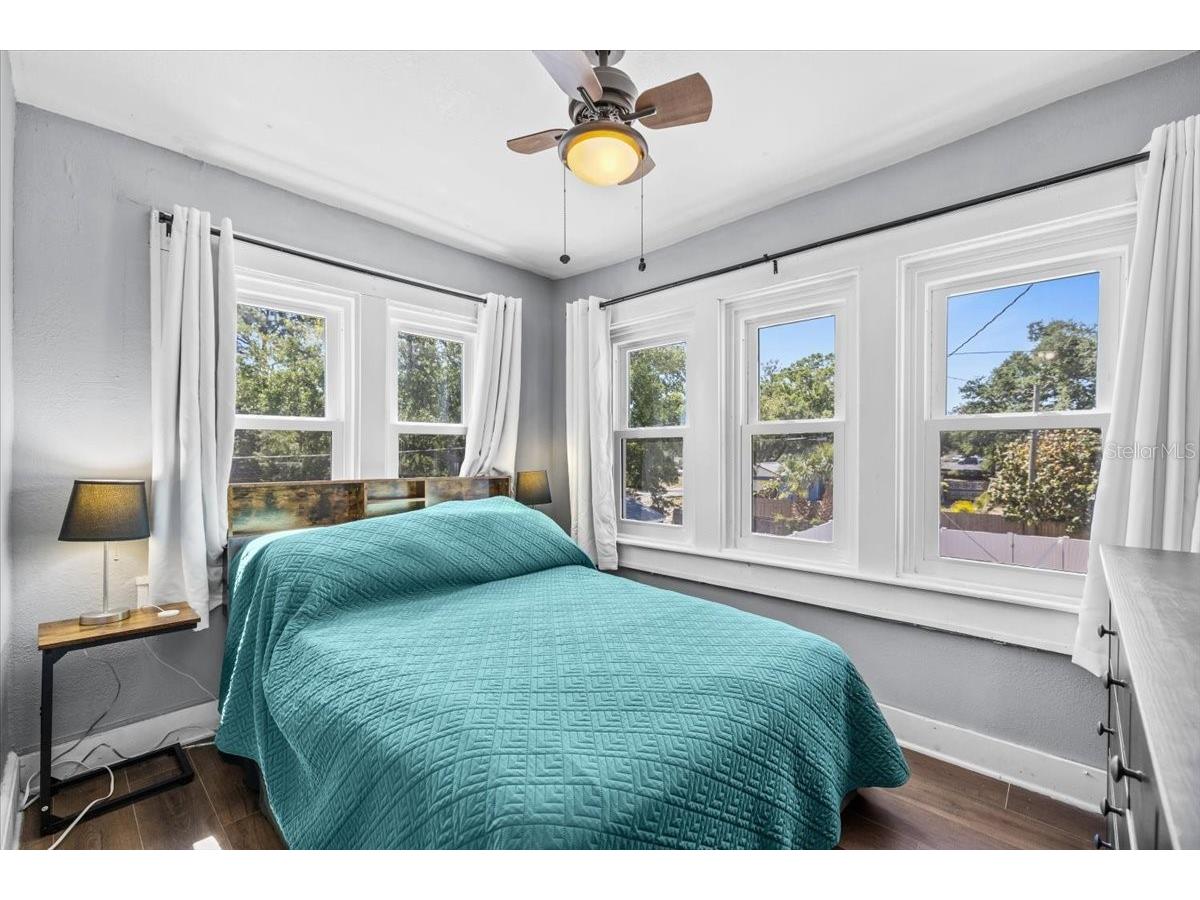 5110 Emerson Avenue S Saint Petersburg FL 33707 TB8505950 image27