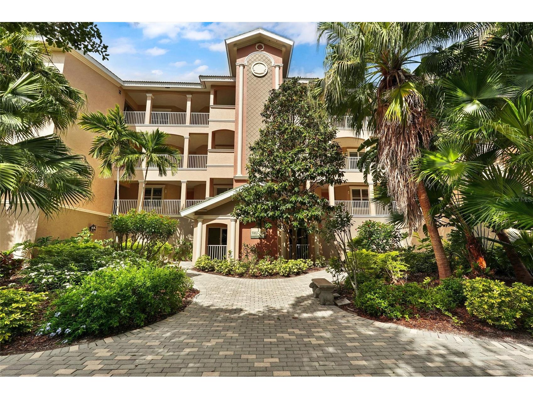 5110 Manorwood Drive #3D Sarasota FL 34235 TB8496957 image1
