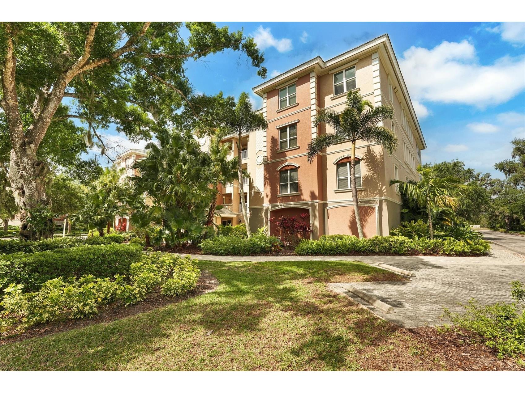 5110 Manorwood Drive #3D Sarasota FL 34235 TB8496957 image2