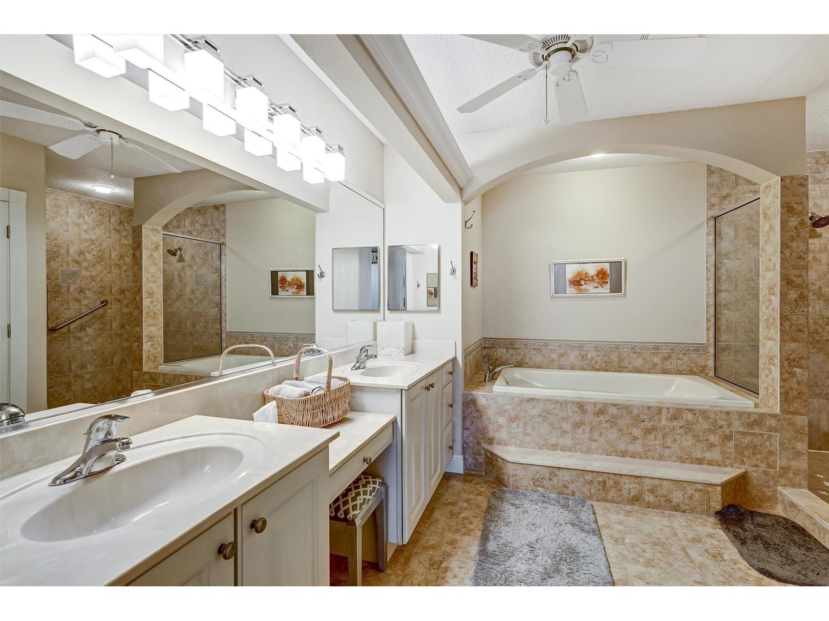 5110 Manorwood Drive #3D Sarasota FL 34235 TB8496957 image26