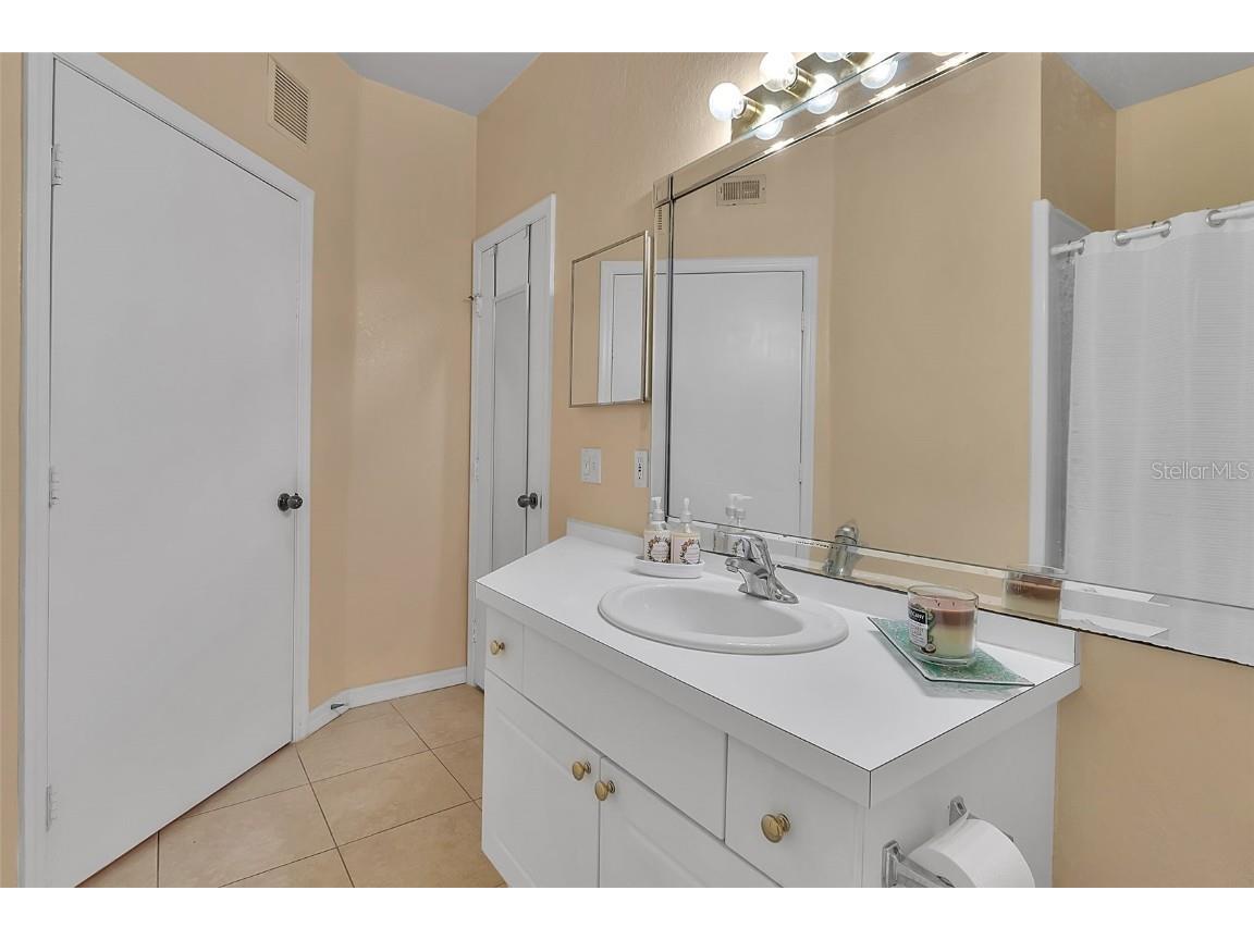 5110 Northridge Road #203 Sarasota FL 34238 A4664226 image32