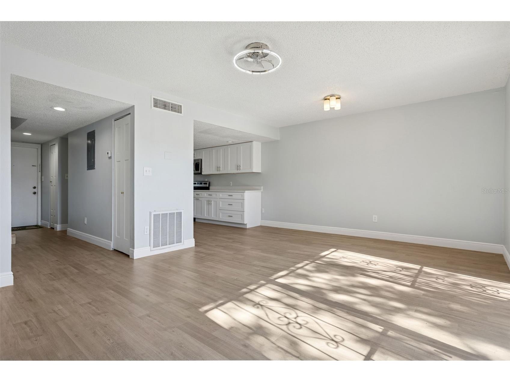 5110 Tennis Court Circle #86 Tampa FL 33617 TB8466695 image6