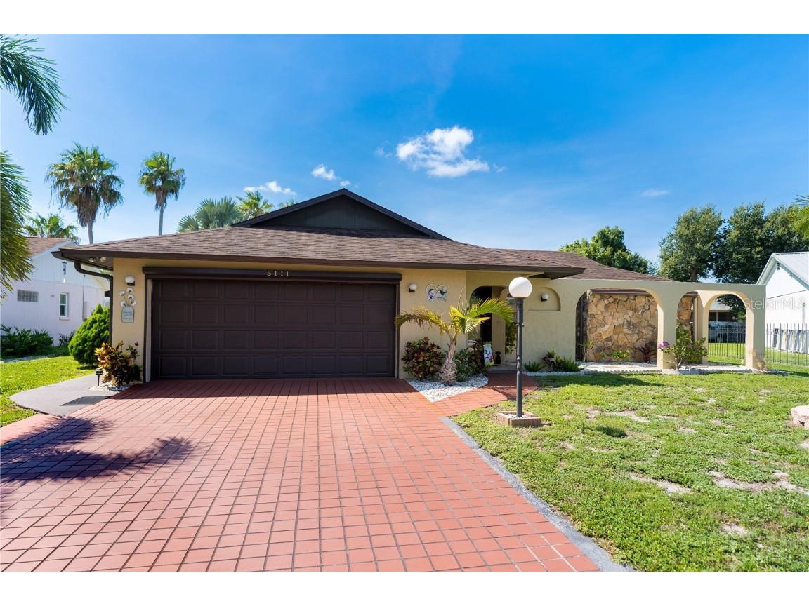 5111 18th Avenue Drive W Bradenton FL 34209 A4557468 image1