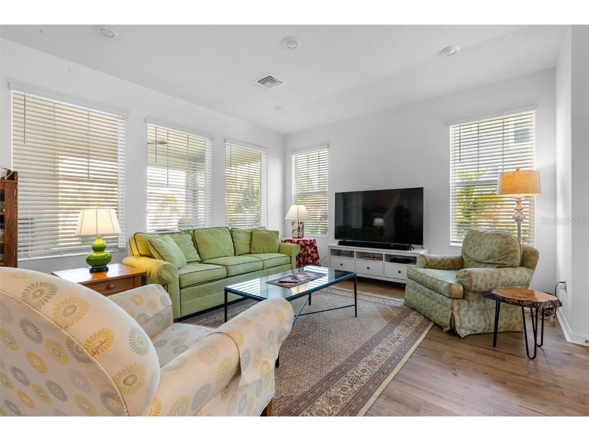 5111 5th Avenue S Saint Petersburg FL 33707 TB8449858 image9