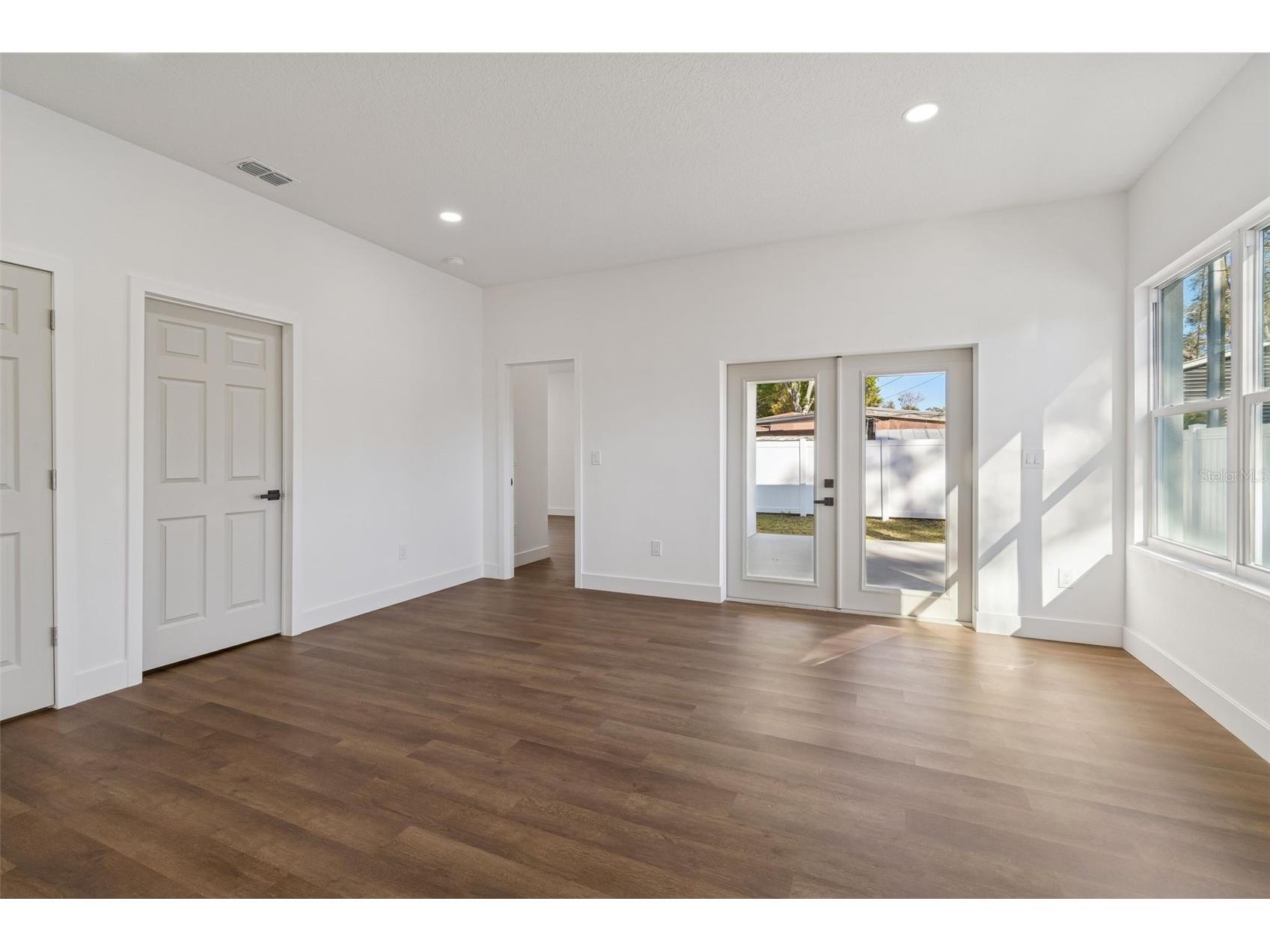 5111 68th Street N Saint Petersburg FL 33709 TB8485794 image30