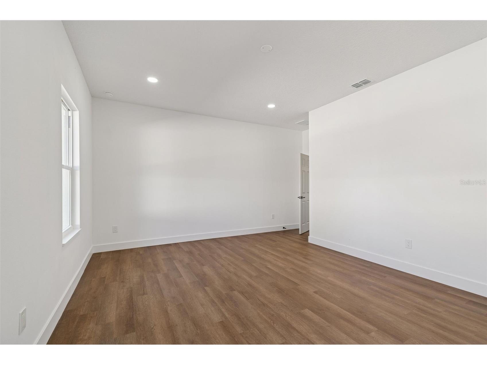 5111 68th Street N Saint Petersburg FL 33709 TB8485794 image38