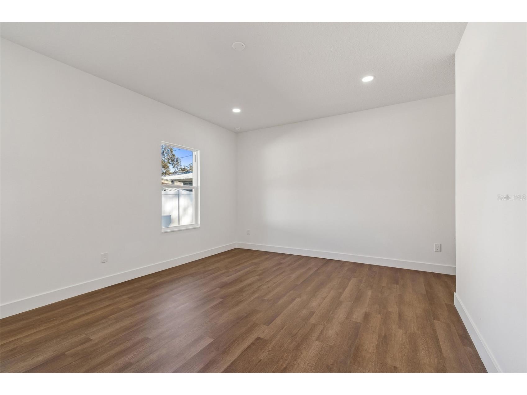 5111 68th Street N Saint Petersburg FL 33709 TB8485794 image39