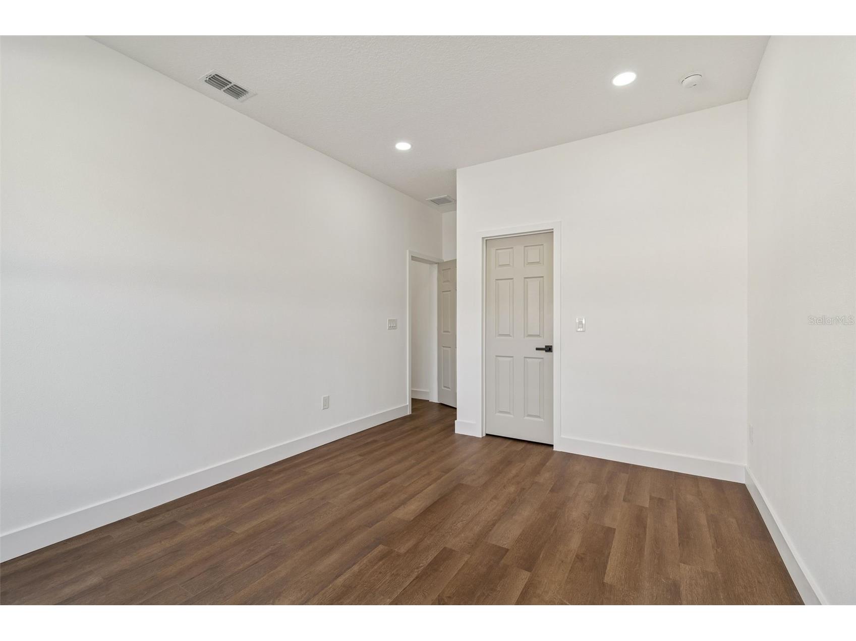 5111 68th Street N Saint Petersburg FL 33709 TB8485794 image49